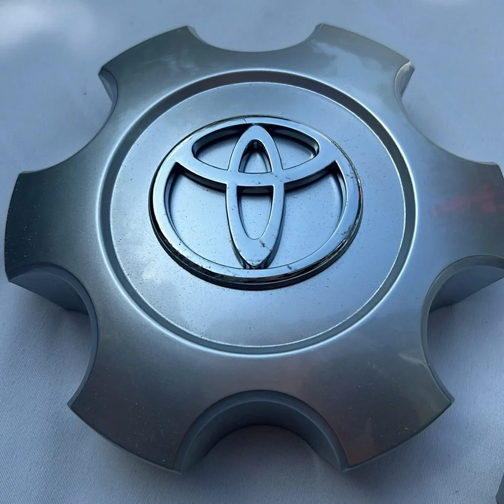 Toyota alloy wheel center total 3, can separate - Picture 2 of 7